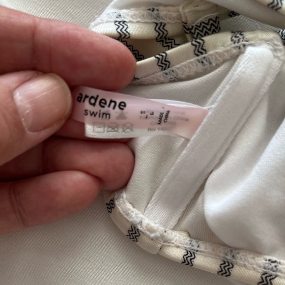 Swimsuit top - Picture 3 of 3